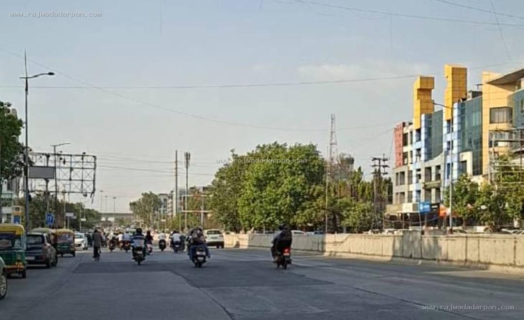 सात दिनों से इंदौर में बारिश थमी, तेज धूप और उमस से लोग बेहाल