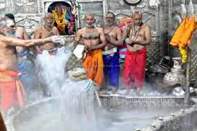 भस्म आरती की व्यवस्था में गड़बड़ी पड़ी भारी: प्रभारी समेत दो हटाए, महेंद्र काकड़े को सौंपी कमान

&nbsp;