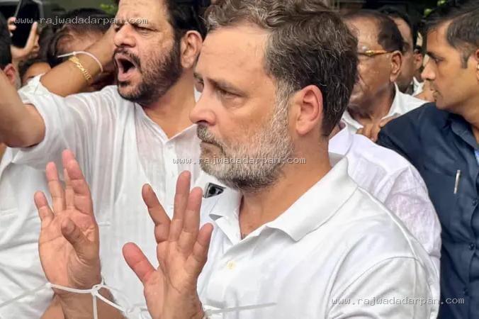 'आप' सांसद संजय सिंह के आरोपों पर राहुल गांधी का जवाब, कहा कि हम पूरी तरह छात्रों के साथ