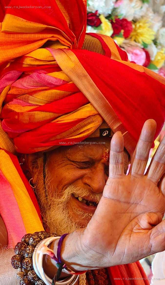 टाटंबरी सरकार आश्रम में उमड़ा आस्था का सैलाब: गुरु पूर्णिमा पर चरण वंदना के लिए पहुंचे हजारों श्रद्धालु, मां नर्मदा को भोग लगाकर शुरू हुआ विशाल भंडारा
- 3