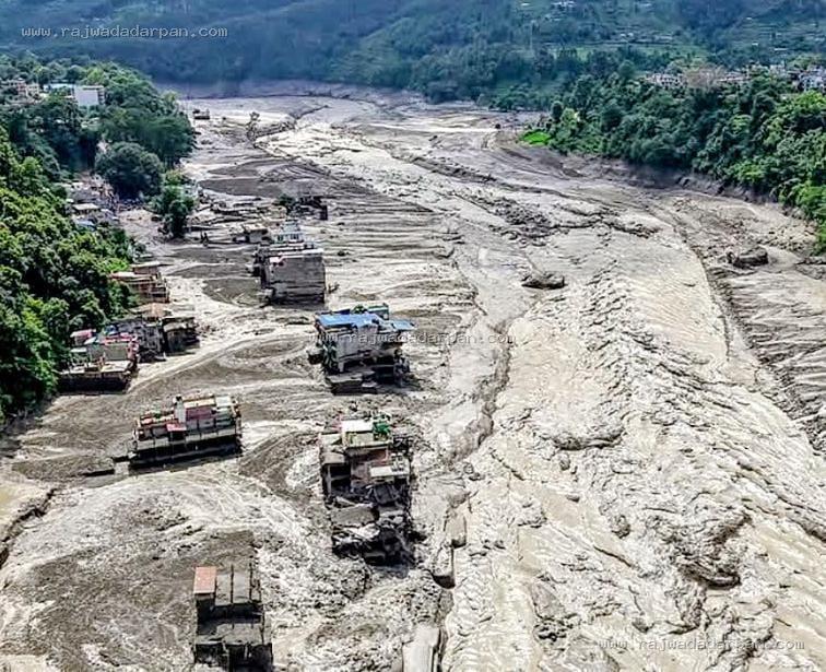 नेपाल त्रासदी की वजह पर नया खुलासा, न ग्लेशियर झील फटी, न भूकंप से आई बाढ़!

&nbsp;