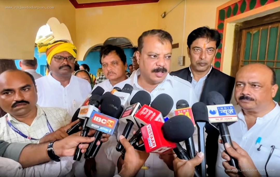 दूषित पानी से बच्चों की मौत पर बिफरी कांग्रेस, नेता प्रतिपक्ष उमंग सिंघार का सरकार पर तीखा हमला

&nbsp;