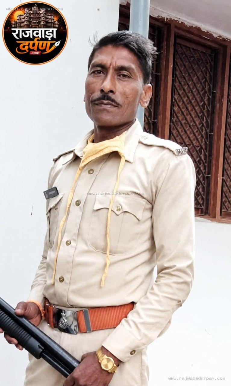 सिगरेट के धुएं में उड़ रहे जंगल के राज, वन विभाग का &lsquo;तोता&rsquo; या लकड़ी माफियाओं का मुखबिर! - 2